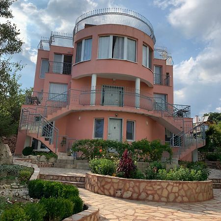 Sunray Guest House, Private Rooms & Apartment With Lovely Sea View Varna Exterior photo