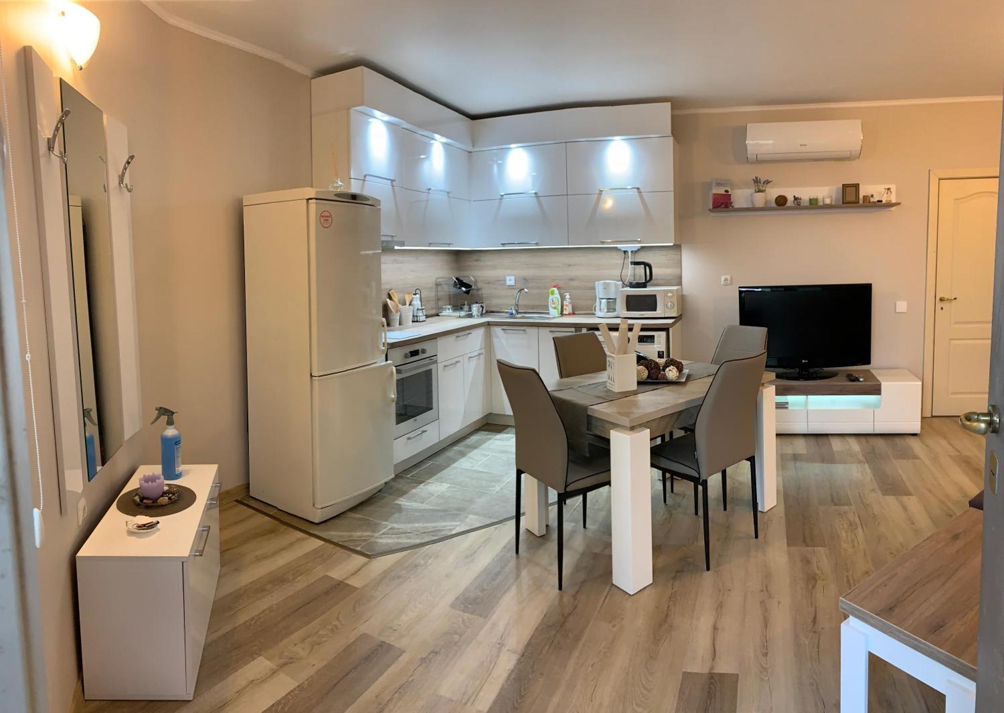 Sunray Guest House, Private Rooms & Apartment With Lovely Sea View Varna Exterior photo