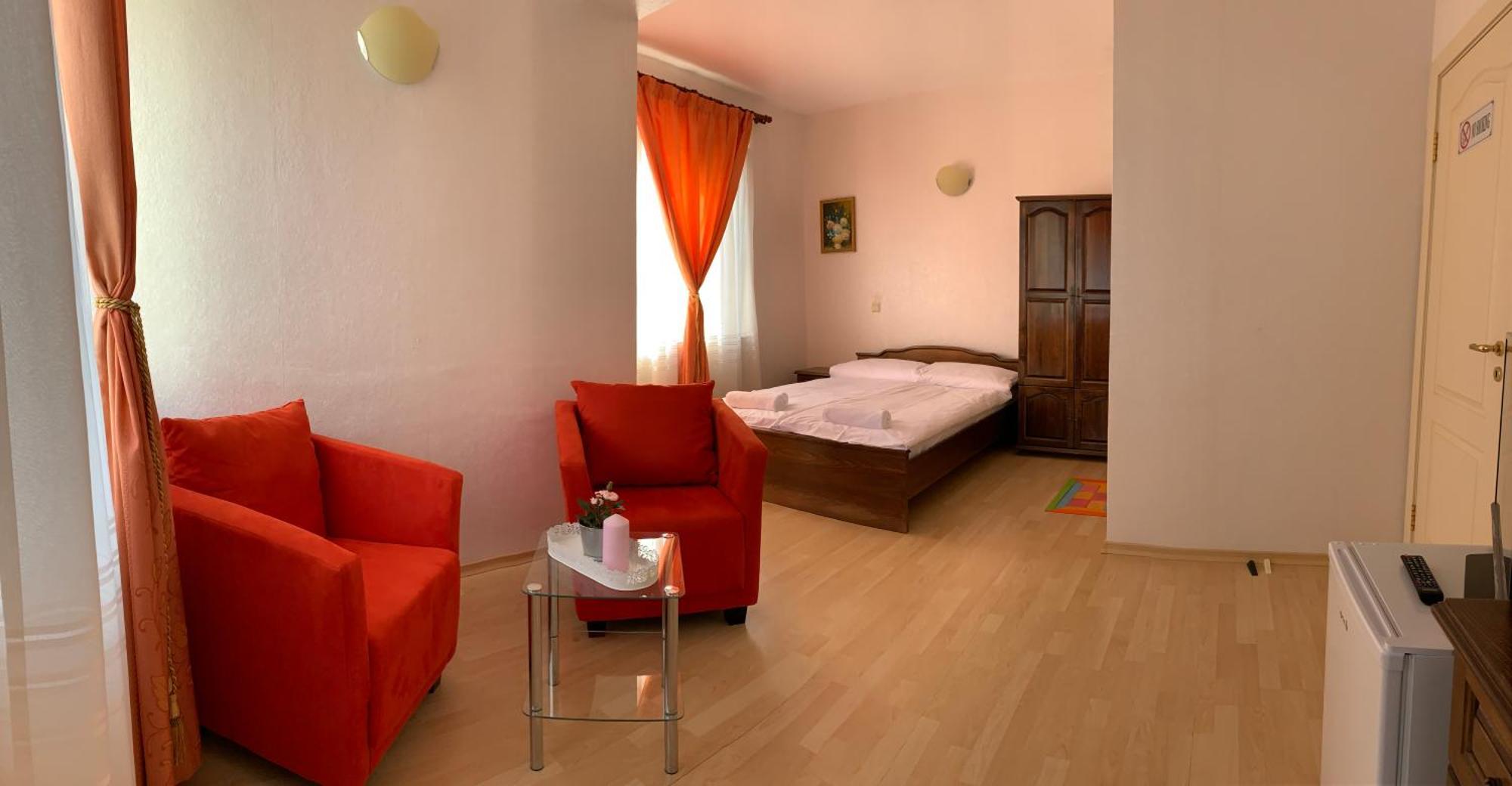 Sunray Guest House, Private Rooms & Apartment With Lovely Sea View Varna Exterior photo