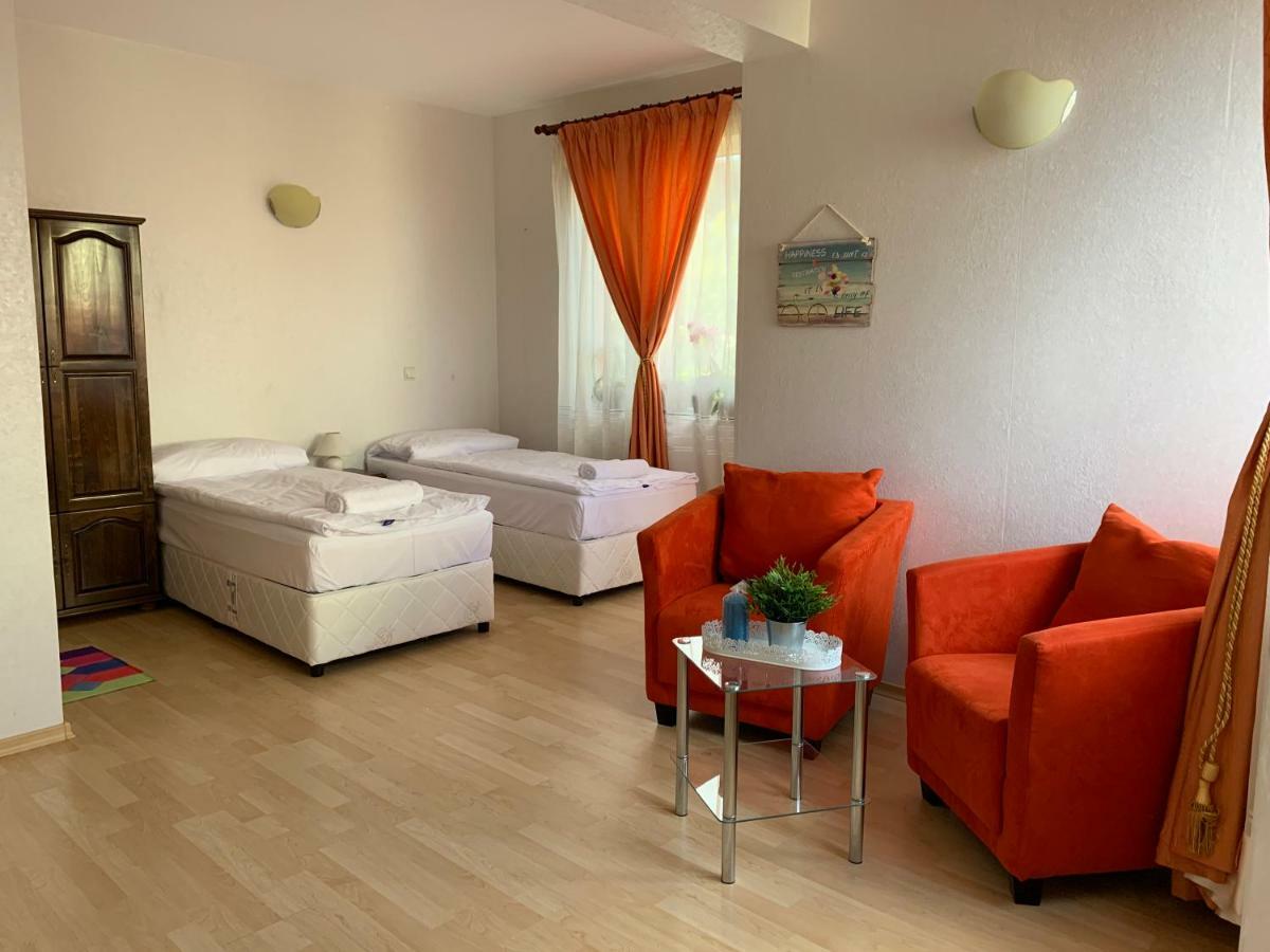 Sunray Guest House, Private Rooms & Apartment With Lovely Sea View Varna Exterior photo